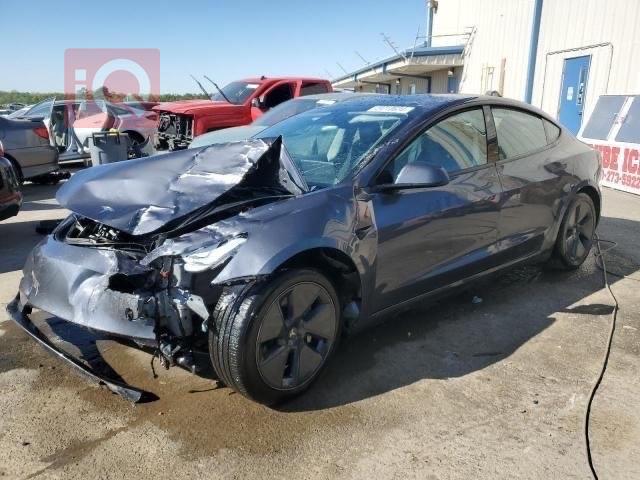 تسلا موديل 3